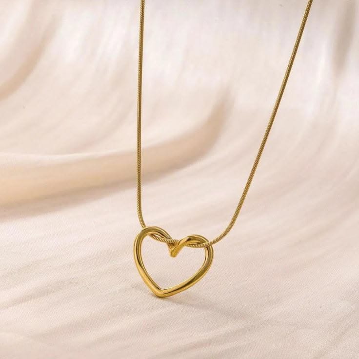 Minimal Heart Necklace